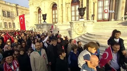 Dolmabahçe yolunda ''özlem ve minnet'' yürüyüşü: Binlerce vatandaş Dolmabahçe Sarayı'na yürüdü