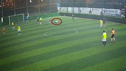 Halı sahada dili boğazına kaçtı, arkadaşlarının müdahalesiyle hayatta kaldı