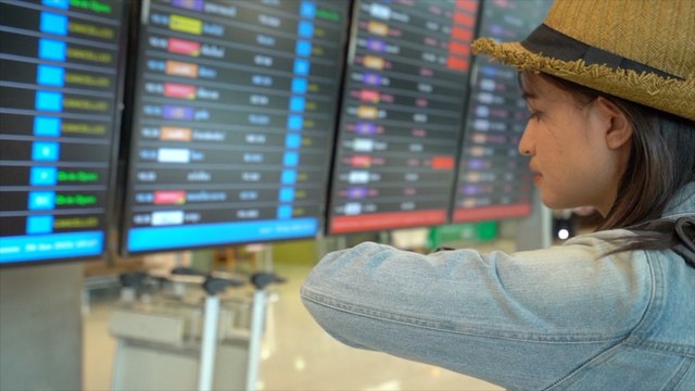 Here Is What You’re Entitled To If Your Flight Gets Delayed This Holiday Season