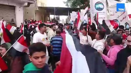 علم مصر  يتصدر المشهد الانتخابي أمام اللجان بمنطقه ابيس بالإسكندريه وسط حشود من المواطنين