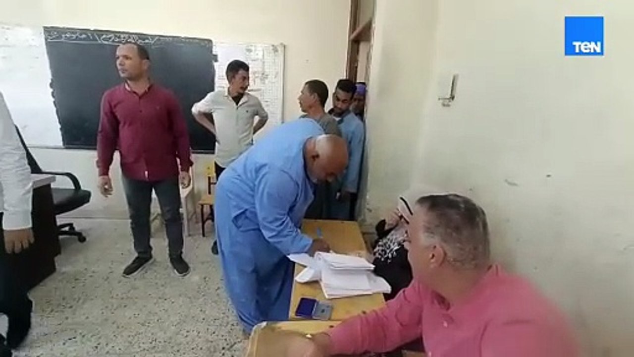 زحام وتوافد كبير على لجان المنيا منذ الساعات الأولى