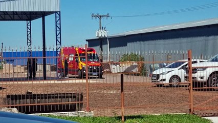 Bombeiros atendem vítima atingida por objeto em empresa no Parque Industrial Albino Nicolau Schmidt