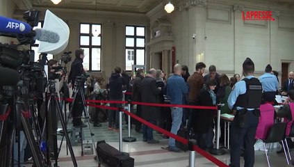 Nicolas Sarkozy, a Parigi l'udienza per la libert? vigilata: l'arrivo di Carla Bruni in tribunale