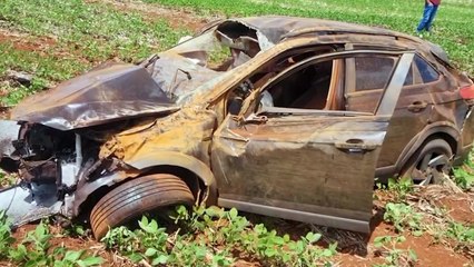 Suspeito morre após capotar Nivus roubado durante perseguição policial na BR-369, em Cascavel