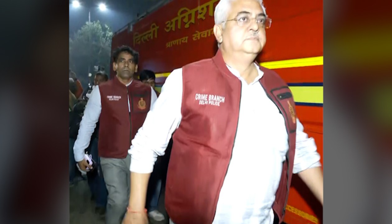 Delhi Red Fort Blast: Crime Branch at Spot After Car Explosion Near Metro Station