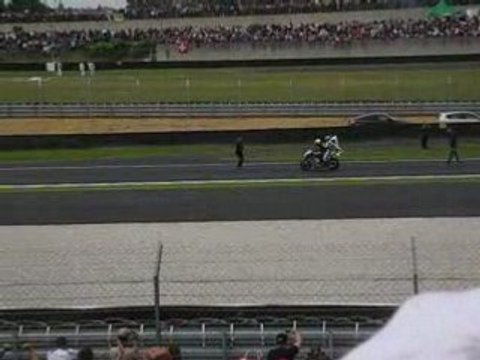 tour d honneur rossi garage vert Le mans 2008