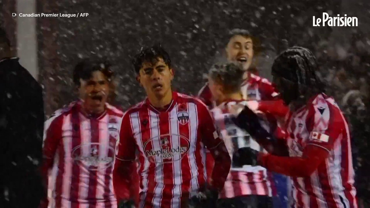L'incroyable bicyclette sous une tempête de neige en finale de la Premiere League Canadienne