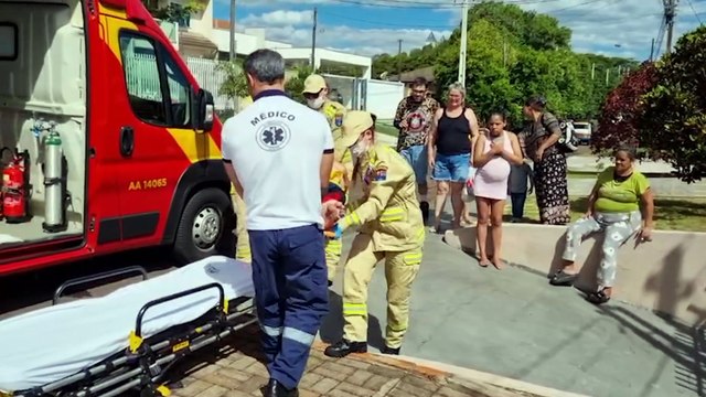 Idoso sofre corte profundo após cair de escada enquanto lavava grade em Cascavel