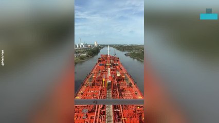 Time-lapse of Oil Tanker Transiting Manchester Ship Canal
