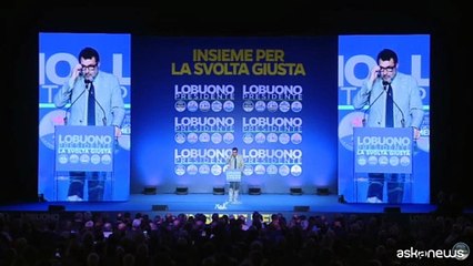 Migranti, Salvini: "Fuori dalla palle chi non rispetta nostra cultura"