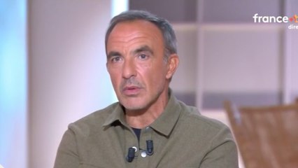 “Il faut se marrer” : Nikos Aliagas assume sans complexe ses folies dans la Star Academy