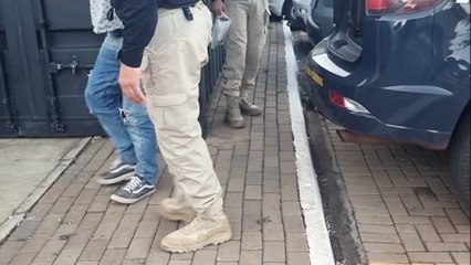 Homem preso com caminhonete furtada a caminho de Foz é levado pra delegacia de Cascavel