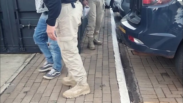 Homem preso com caminhonete furtada a caminho de Foz é levado pra delegacia de Cascavel