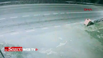 Beykoz'da motosikletin takla attığı an kamerada