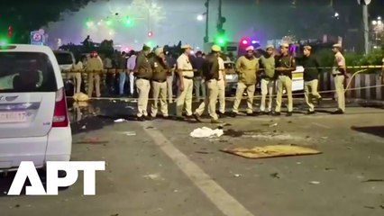 Forensic Teams Arrive at Site of Deadly Car Explosion Near Delhi’s Red Fort | APT