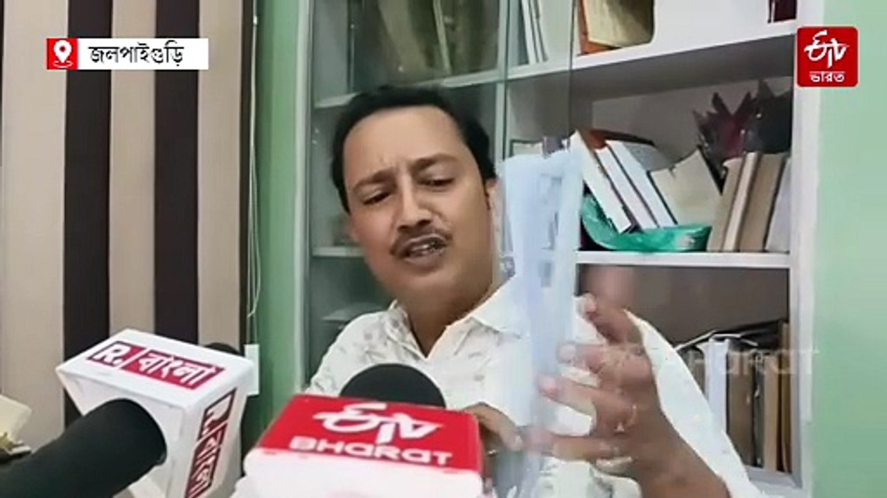 প্রধান শিক্ষিকাকে কান ধরে ওঠবস ! শপথ গ্রহণের আগ...