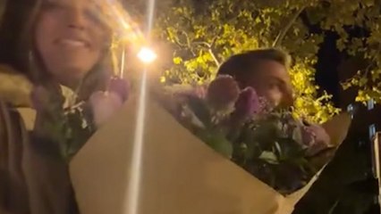He films himself surprising his girlfriend in Barcelona... and Messi appears behind him!
