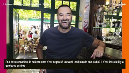 Cyril Lignac, sa compagne Deborah et leur fils Léo ont déserté leur superbe villa dans le Sud pour une autre région de France