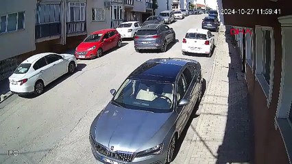 Boşanma aşamasındaki eşini çocuklarının gözü önünde katleden cani bakın kimi suçladı