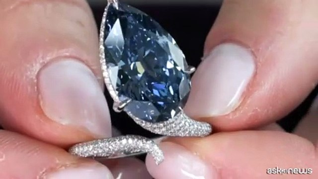 Un raro diamante blu da 9,5 carati all'asta da Christie's a Ginevra
