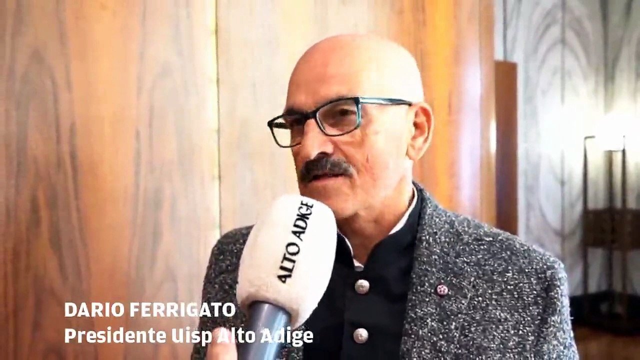 Corsa contro la violenza sulle donne a Bolzano: "Serve una rivoluzione culturale, vogliamo vedere tanti uomini"