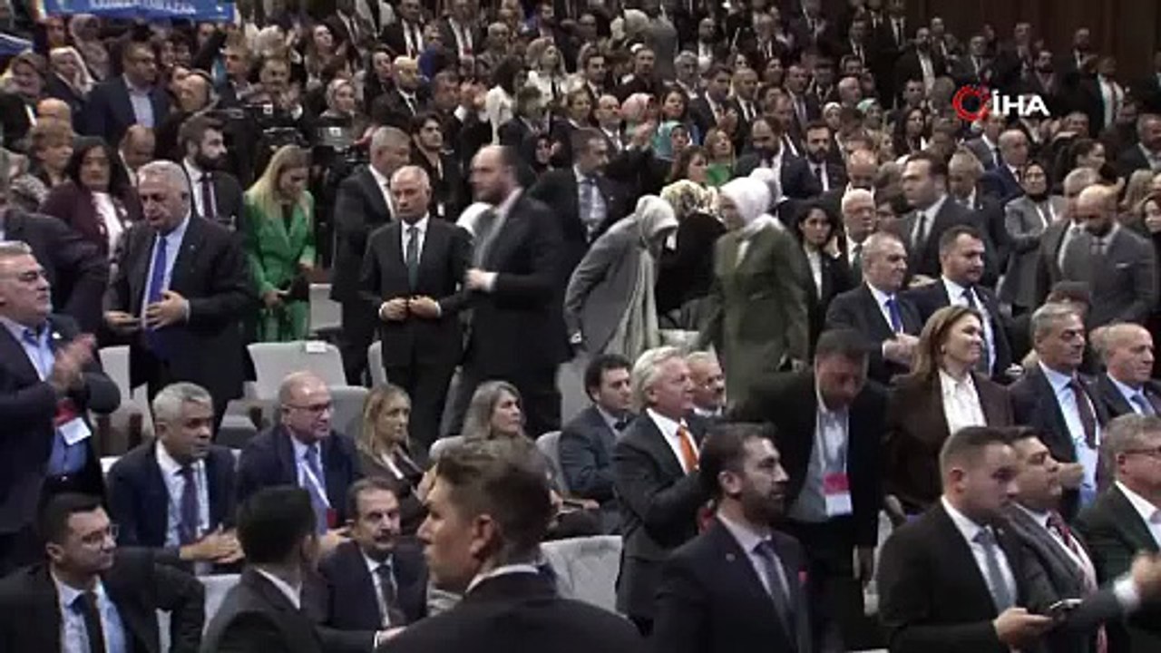 Cumhurbaşkanı Erdoğan: "C130 tipi askeri uçağımızın Gürcistan-Azerbaycan sınırında düştüğü bilgisini derin bir üzüntüyle öğrendik. Enkaza ulaşma çalışmaları ile ilgili ülke makamlarıyla koordineli çalışmalarımız devam ediyor"