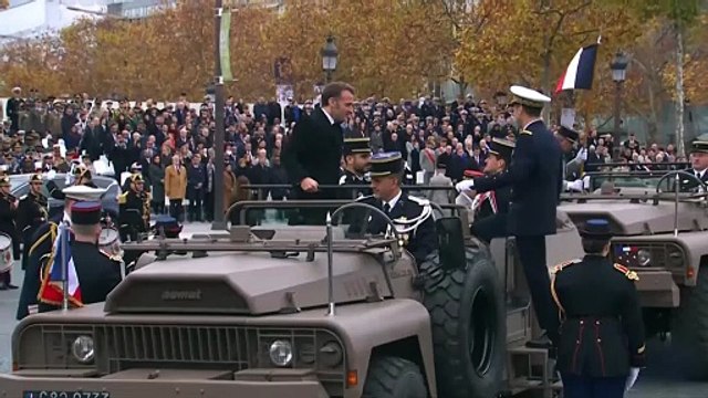 Giornata dell’armistizio a Parigi: Macron rende omaggio ai caduti