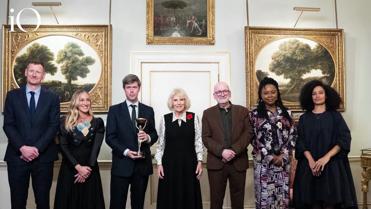 Sarah Jessica Parker e l'abito di seconda mano per incontrare la regina Camilla
