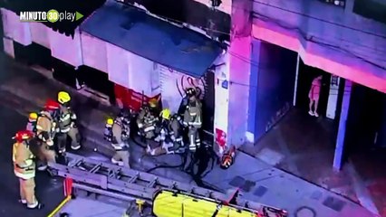 ¡Son héroes! Bomberos lograron salvar a un perrito que quedó atrapado en incendio en el centro de Medel