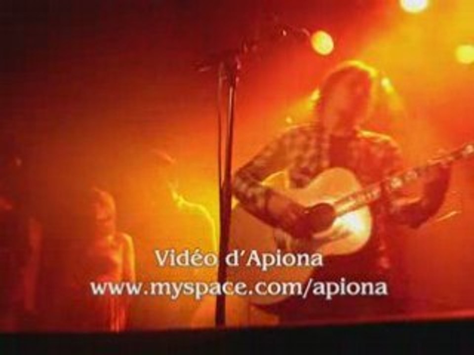 Tom McRae & The Hotel Cafe - End Of The World News