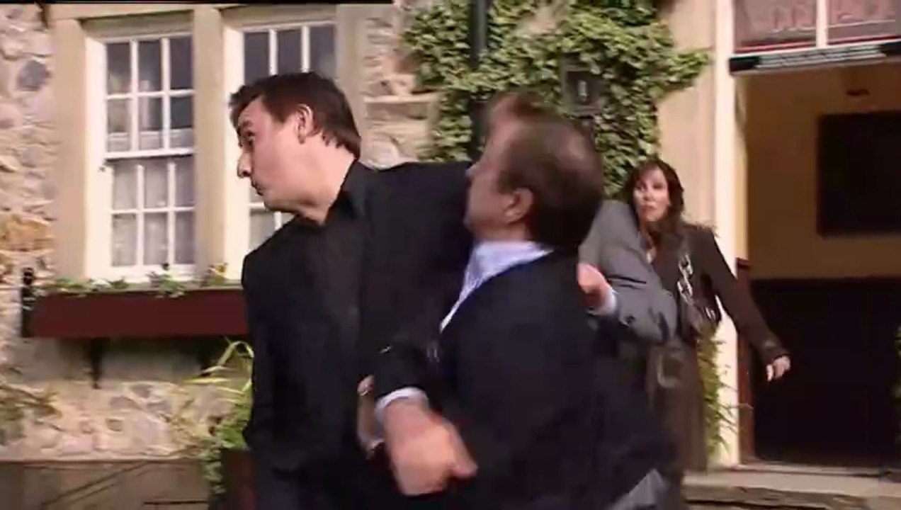 Emmerdale Grayson Punches Matthew King 27th November 2007