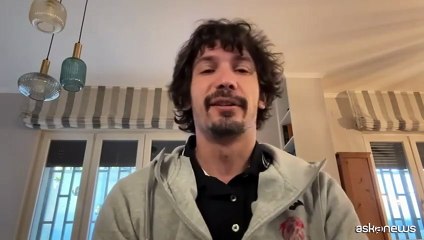 Pierdavide Carone racconta l'umanità con un disco solare e sincero