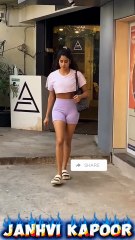 Bollywood Actress Janhvi Kapoor With Little Fans 🥰