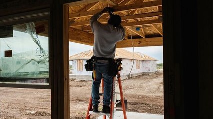 US Firms Shed 11,250 Jobs a Week in 4 Weeks to Oct. 25