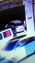 Ce motard rencontre un passager imprévu