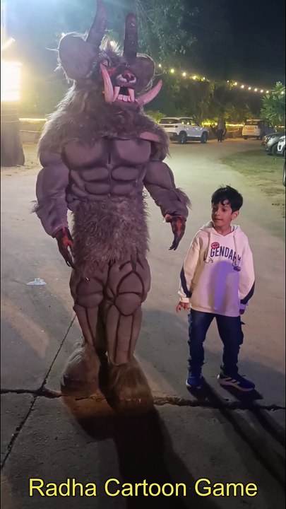 Children scared of Mahishasura // महिषासुर से डरे बच्चे