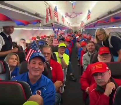 Barack Obama a réservé une surprise à un avion rempli de vétérans à l’occasion du Jour des vétérans.