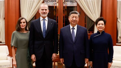 El momento en que los Reyes se encuentran con Xi Jinping y su esposa en Pekín