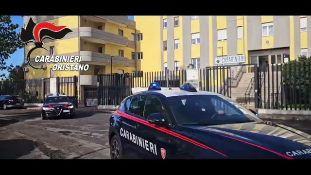 Estorsioni e truffe agli anziani, tre arresti. Le immagini dell'operazione dei carabinieri