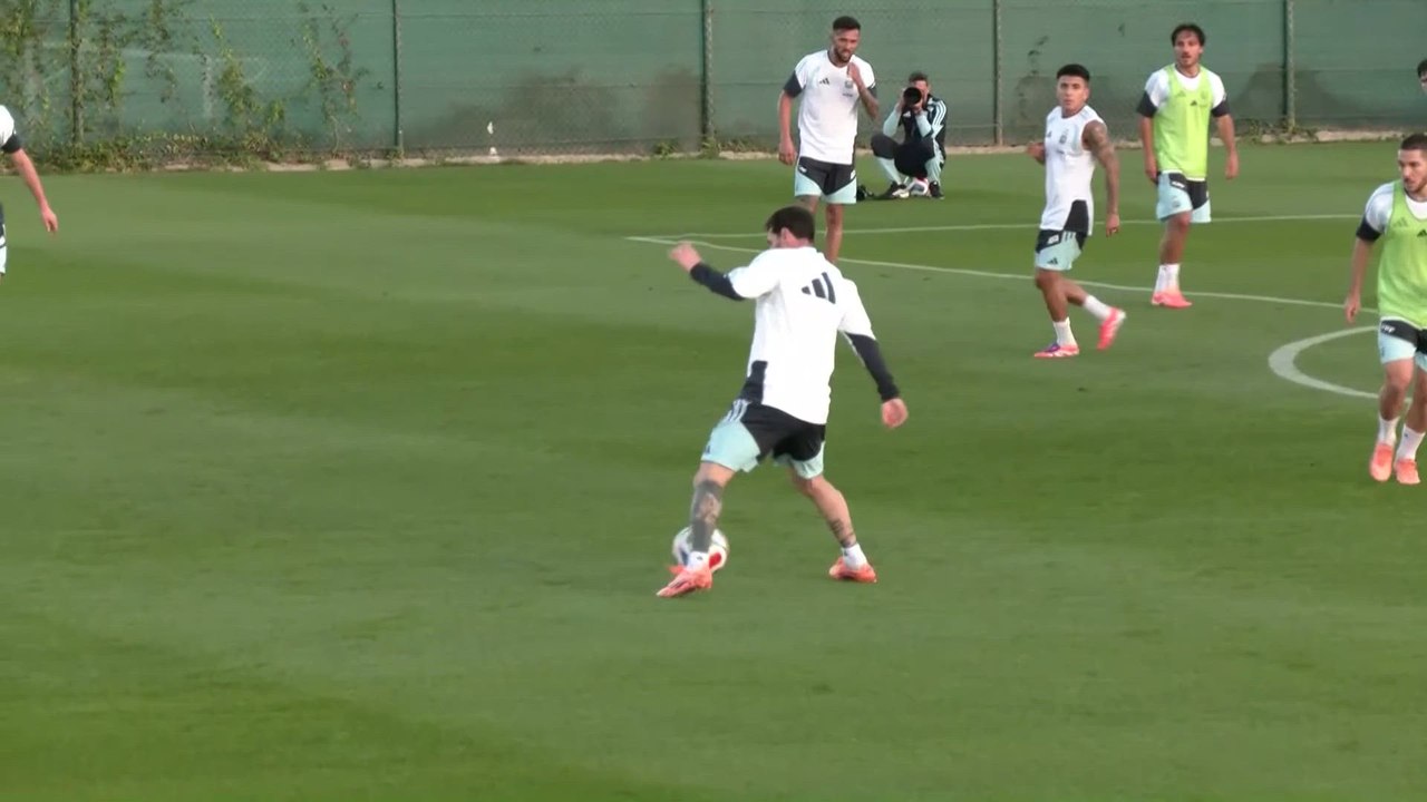 Entrenamiento de la Selección Argentina con Messi ¿y Mastantuono? en Alicante