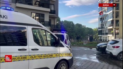 Bursa'da hava almak için çıktığı camdan düşen genç hayatını kaybetti