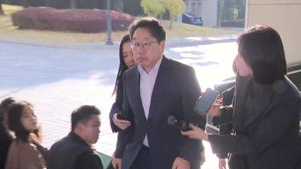 '사퇴 압박' 노만석 출근...용퇴 질문에 '묵묵부답' / YTN