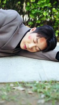 [Complete] The whole family is blind and biased towards their adopted daughter, looking down on her, the true heiress. After awakening, she knocks down hypocrisy and falsehood with a single punch. She becomes self-sufficient and no longer seeks the affect