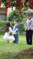 ✨Los hermanos ricos maltratan a la señora de la limpieza, ¡sin imaginar que ella es su madre!