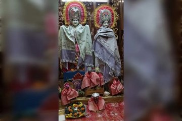 सर्दी की दस्तक, ठाकुर जी को पहनाई शाल – गर्म केसर दूध और बाजरे की खिचड़ी का भोग