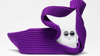 Apple lanza el iPhone Pocket, un bolso 'calcetín' desde 140 euros