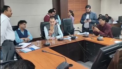 मुरैना कलेक्टर फिल्मी अंदाज, पटवारी व सचिवों पर की कार्रवाई, मचा हडक़ंप