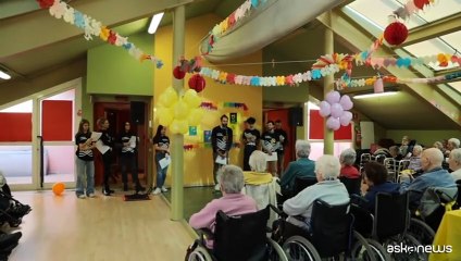 La lettura nelle Case di Riposo, un ponte tra giovani e anziani