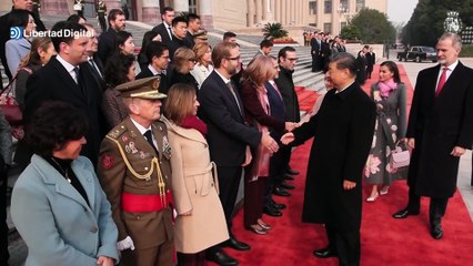 Controvertida ofrenda floral de los Reyes en Tiananmen promovida por Moncloa