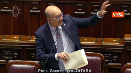 Educazione sessuale a scuola, scontro in Aula tra opposizione e Valditara: “Sfruttate i femminicidi”